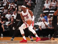 西亚卡姆爆发新星，米切尔刷新纪录，热火球队迎来希望！