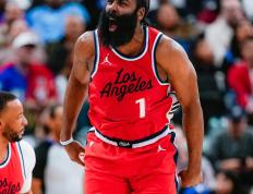 哈登绝杀时刻，助攻爆棚点燃赛场，球队未来可期迎来胜利！