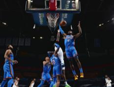 JackeyLove连续三场比赛得分超过高光表现，篮网挑战极限！